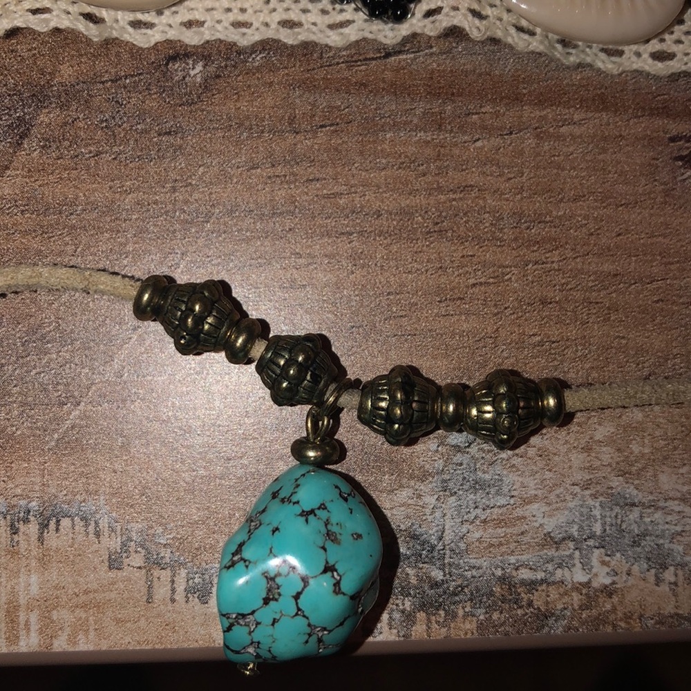 Choker - Picture 5 of 6